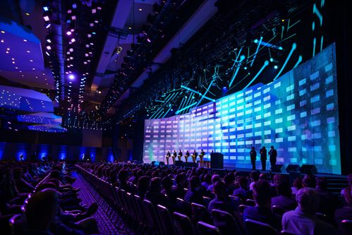 光影與空間的交響 音樂廳舞臺設(shè)計的藝術(shù)攝影與造型策劃